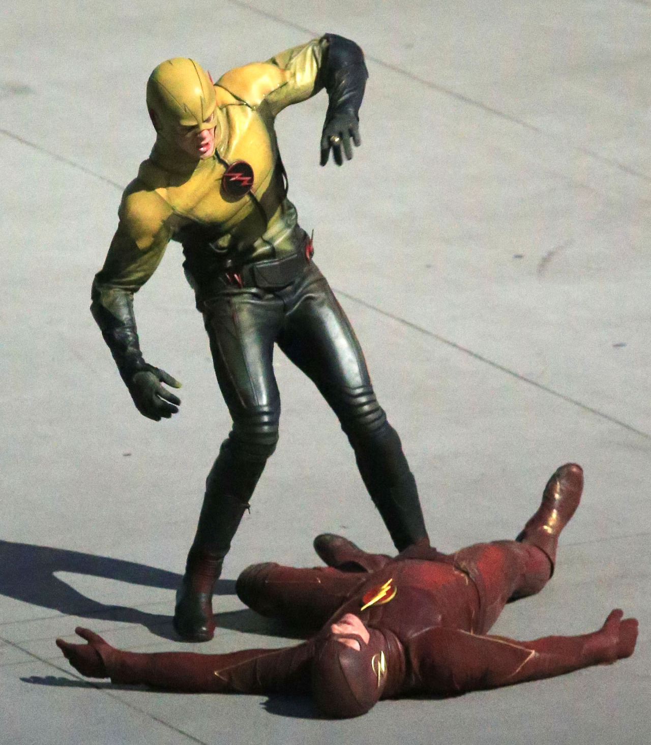 Reverse Flash Photos From The Set Of The Flash Know It All Joe