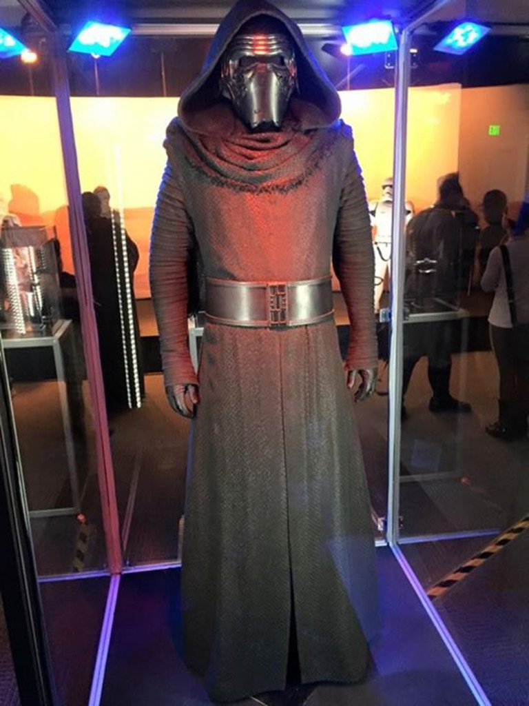 Star Wars The Force Awakens Display Pic 1