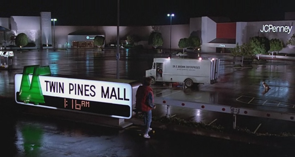 Back to the Future Twin Pines Mall Pic 2