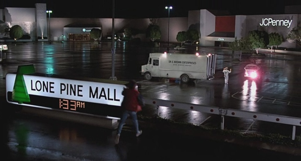 Back to the Future Twin Pines Mall Pic 3